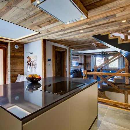 Prestige Summit Luxury Retreat In *